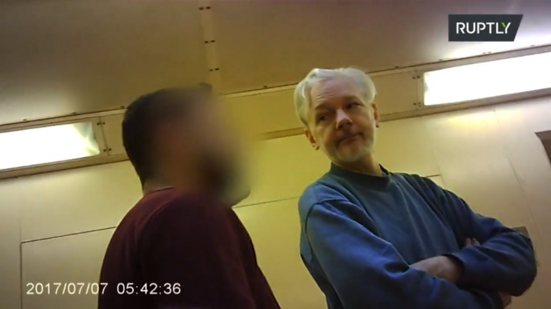 Общество: WikiLeaks сообщила, что Ассанжа арестовали для экстрадиции в США