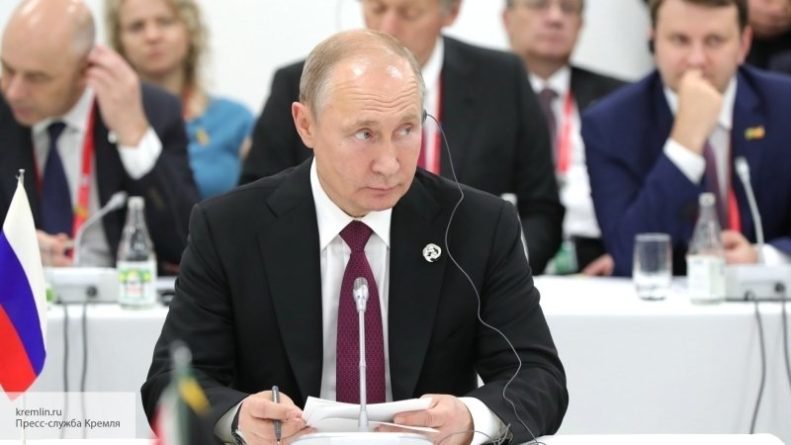 Общество: Британские СМИ рассказали, как Путин тонко потроллил Макрона на G-20