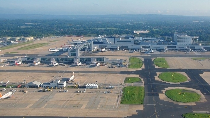 Общество: Аэропорт Гатвик в Лондоне приостановил рейсы из-за технического сбоя