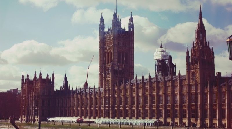 Происшествия: Полиция Лондона арестовала мужчину, пытавшегося попасть к Елизавете II