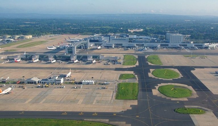 Общество: Аэропорт «Гатвик» в Лондоне приостановил работу из-за технического сбоя