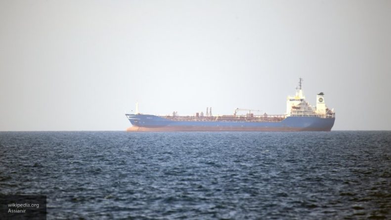 Без рубрики: Британский военный корабль пытался помешать задержать танкер, сообщили в Иране