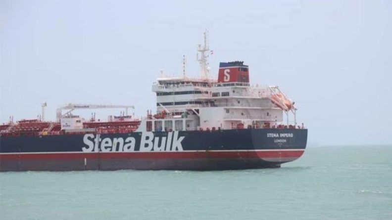 Общество: Посольство в Иране сообщило, что жизни россиян на задержанном танкере ничто не угрожает