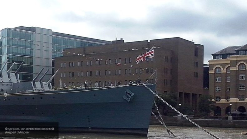 Общество: Британский флот оказался неспособен защищать интересы страны