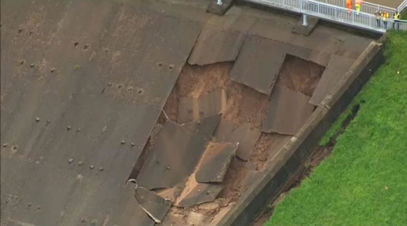 Частичное обрушение дамбы в Англии 02082019 Происшествия: Частичное обрушение дамбы в Англии