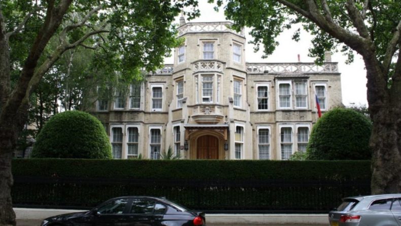 Общество: В посольстве РФ рассказали о манипуляциях властей Британии по делу Скрипалей