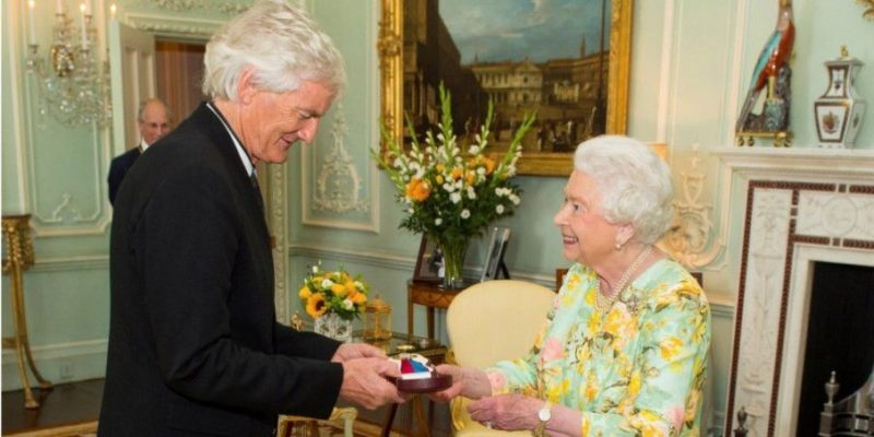 Общество: Королева Елизавета II «разочарована неспособностью британских политиков управлять государством»