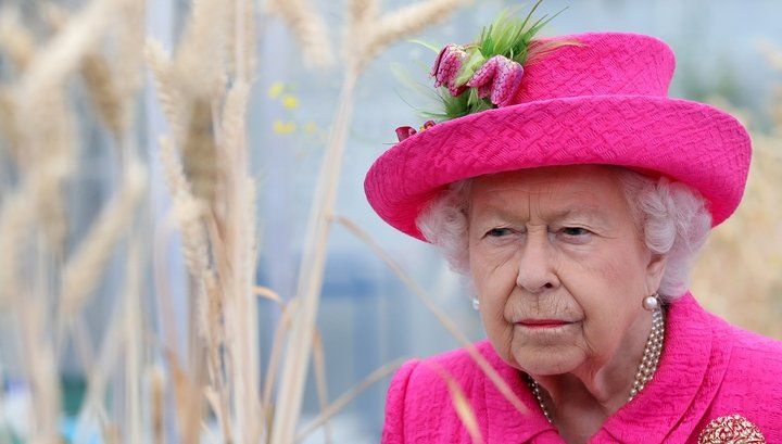Знаменитости: Елизавета II сделала «самые острые» за 67 лет заявления