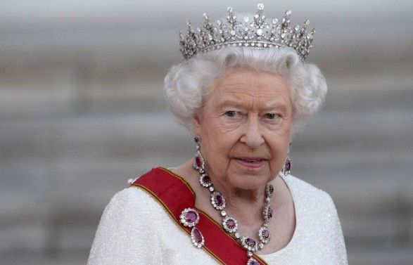 Общество: Елизавета II заявила о разочаровании британскими политиками  11 августа 2019, 19:04