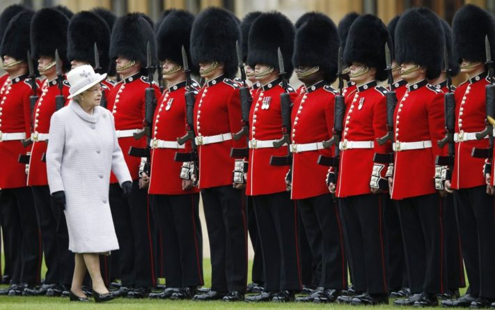 Общество: Елизавета II разочарована бессилием британских политиков – СМИ