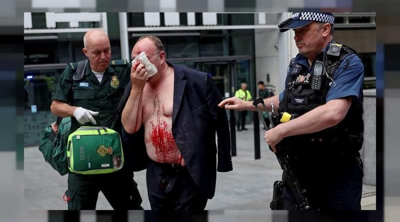 Нападение с ножом у здания МВД Великобритании 15082019 Происшествия: Нападение с ножом у здания МВД Великобритании