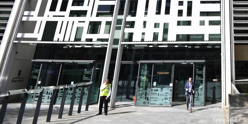 Общество: Мужчине ударили ножом в лицо у здания МВД в Лондоне