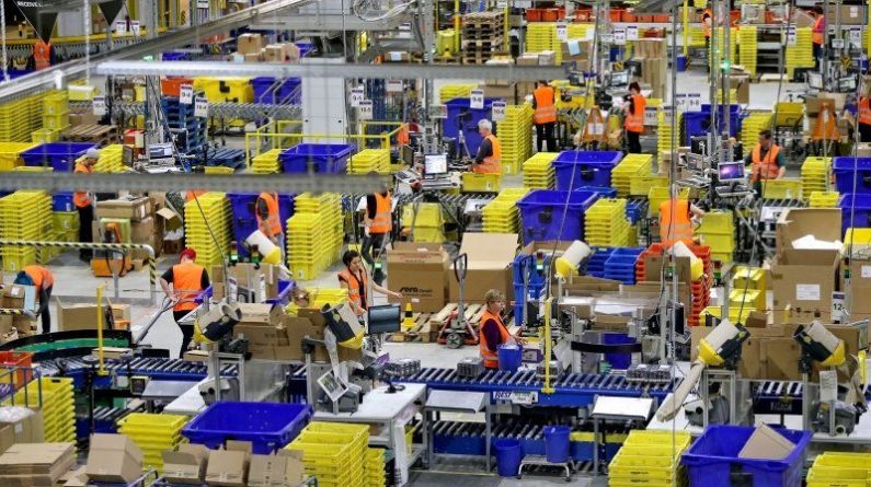 Общество: Американский гигант Amazon заставляет свою «фабрику троллей» хвалить его в Twitter