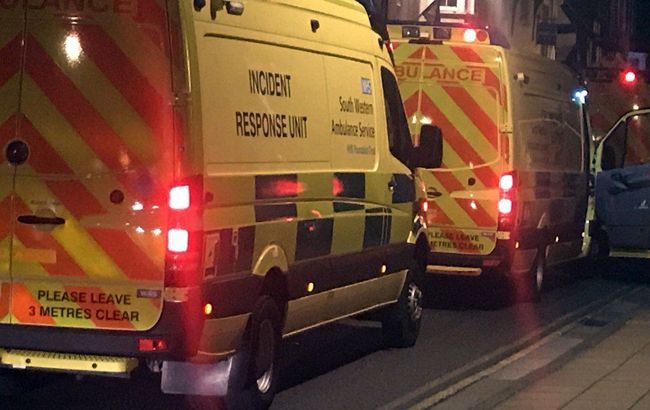 Общество: В Лондоне у здания МВД мужчина получил ножевое ранение