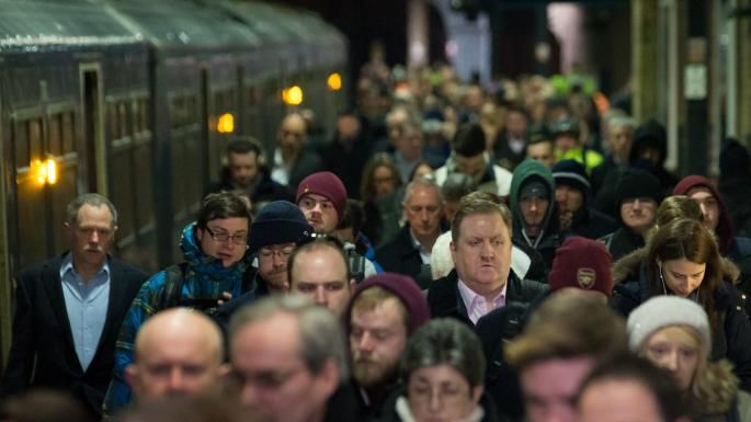 Без рубрики: Стоимость годового железнодорожного проездного в Великобритании превысит 3000 фунтов