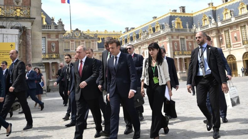 Общество: Экс-глава МИД Франции призвал наладить отношения с РФ, не дожидаясь Трампа