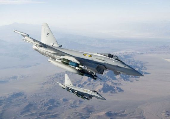 Общество: Британские истребители подняли на перехват российских Су-30 над Балтикой