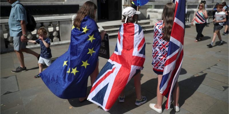 Общество: Во Франции назвали выход Великобритании из ЕС без сделки основным сценарием — СМИ