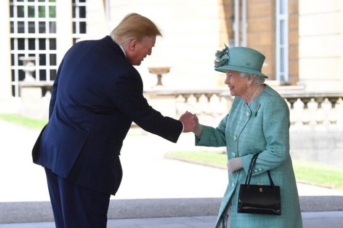 Елизавета II пожаловалась на испорченный из-за визита Трампа газон 25082019 Общество: Елизавета II пожаловалась на испорченный из-за визита Трампа газон