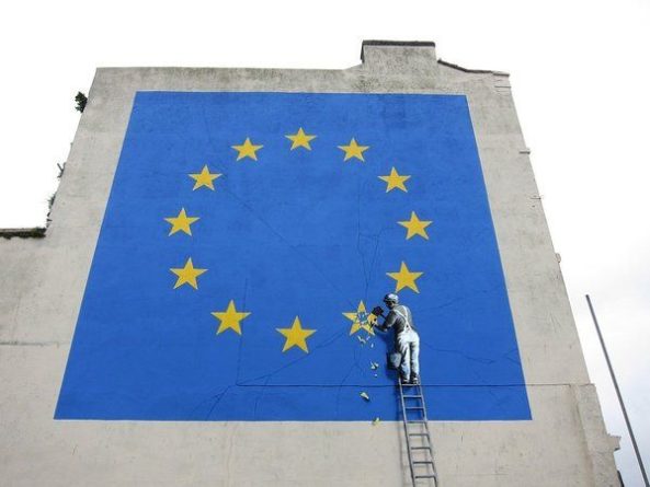 Общество: В Британии уничтожили легендарное граффити Бэнкси, посвященное Brexit