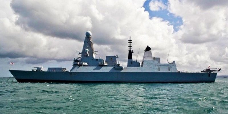 Общество: Британия направила боевой эсминец в Ормузский пролив