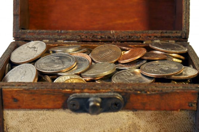 Общество: Британская пара нашла древние монеты стоимостью £5 млн