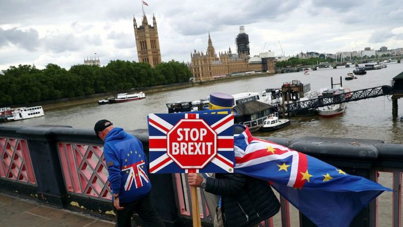 Общество: Британская оппозиция договорилась не допускать Brexit без сделки