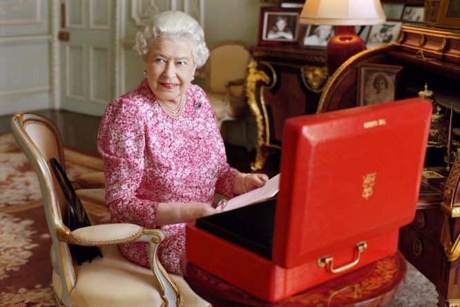 Елизавета II одобрила блокировку работы парламента перед Брекзитом