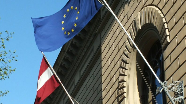 Общество: Депутат Сейма ЛР рассказал, как Евросоюз ограбил Латвию