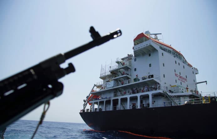 Общество: Иран задержал иностранный танкер в Персидском заливе