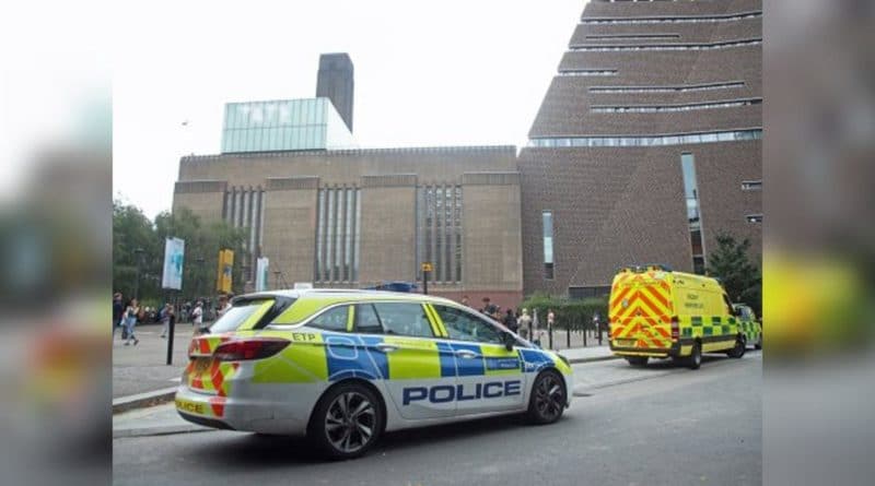 В Лондоне подросток столкнул шестилетнего мальчика с десятого этажа Современной галереи Тейт - Тейт Модерн 05082019 Происшествия: В Лондоне подросток столкнул шестилетнего мальчика с десятого этажа Современной галереи Тейт - Тейт Модерн