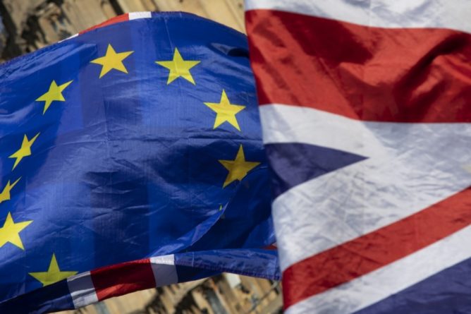 Британия выделит дополнительно 2,6 миллиарда долларов на Brexit 01082019 Общество: Британия выделит дополнительно 2,6 миллиарда долларов на Brexit
