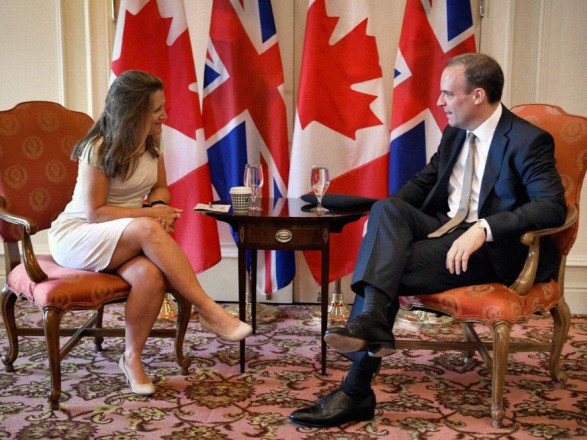 Общество: Главы МИД Канады и Великобритании обсудили ситуацию в Украине во время встречи в Торонто  6 августа 2019, 19:15