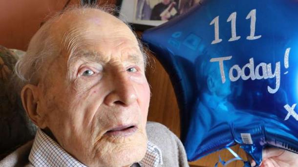 Общество: Старейший мужчина Великобритании умер в 111 лет