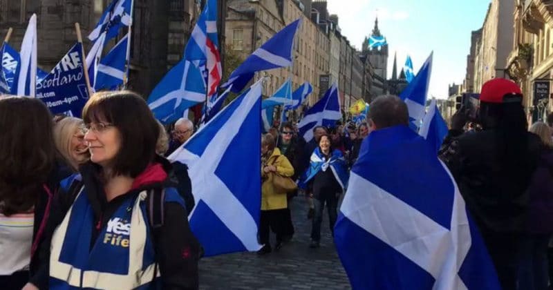 Общество: Шотландці бажають провести новий референдум за відрокремлення від Великої Британії