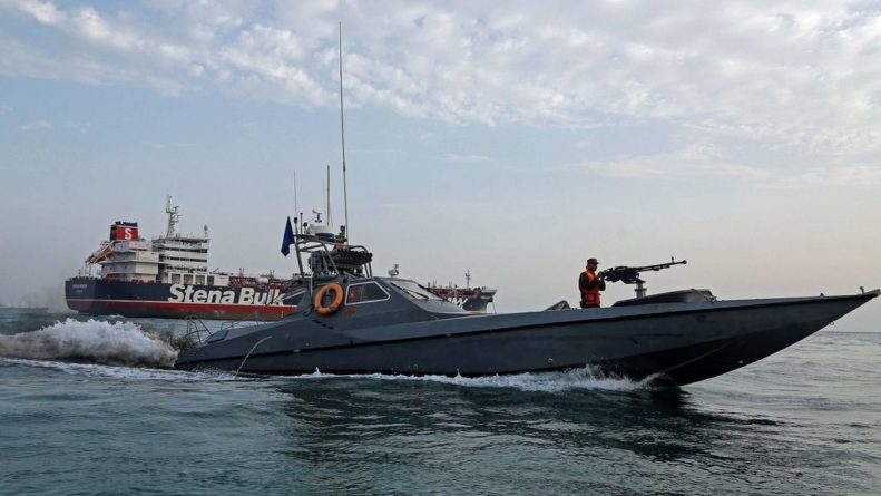 Политика: Британия не будет торговаться с Ираном из-за танкеров
