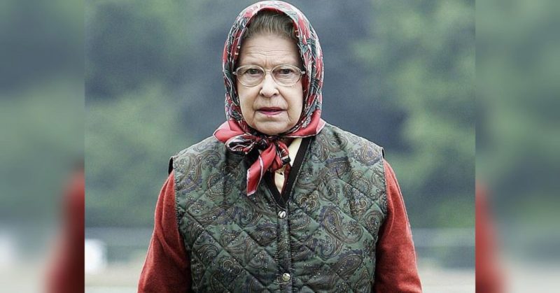Общество: Королева Елизавета II дала остроумный ответ не узнавшим ее американским туристам - шутку королевы