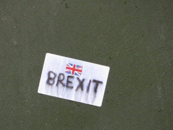 Общество: ЕС предложит Великобритании отложить Brexit. Об этом рассказал экс-премьер страны