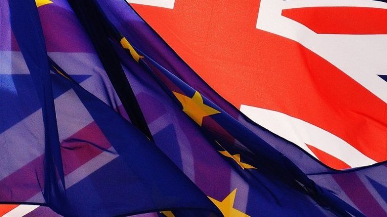 Политика: Переговорщик Евросоюза по Brexit отверг возможность изменения сделки с Британией