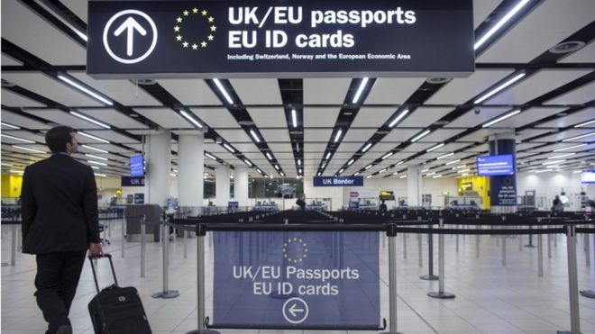 Политика: Что случится с мигрантами из ЕС, если Великобритания закроет границу