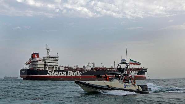 Общество: Иран освободил 7 членов экипажа задержанного британского танкера