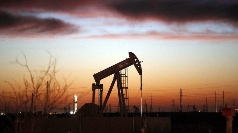 Общество: Цена на нефть Brent превысила $62 за баррель