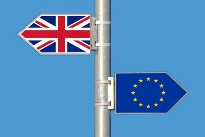 Общество: Палата общин одобрила перенос Brexit без соглашения с ЕС