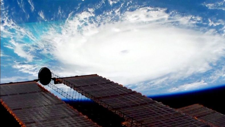 Общество: Метеобюро Канады предупредило о приближении урагана «Дориан»