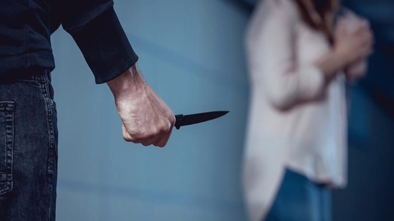 Общество: Британец ударил жену ножом из-за страха не выплатить ипотеку