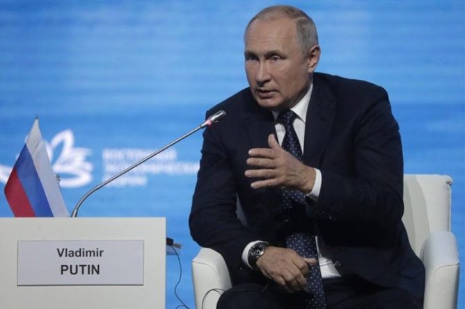Общество: Путин заявил о завершении лидерства Запада