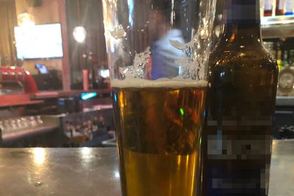 Общество: Турист заплатил 68 тысяч долларов за стакан пива