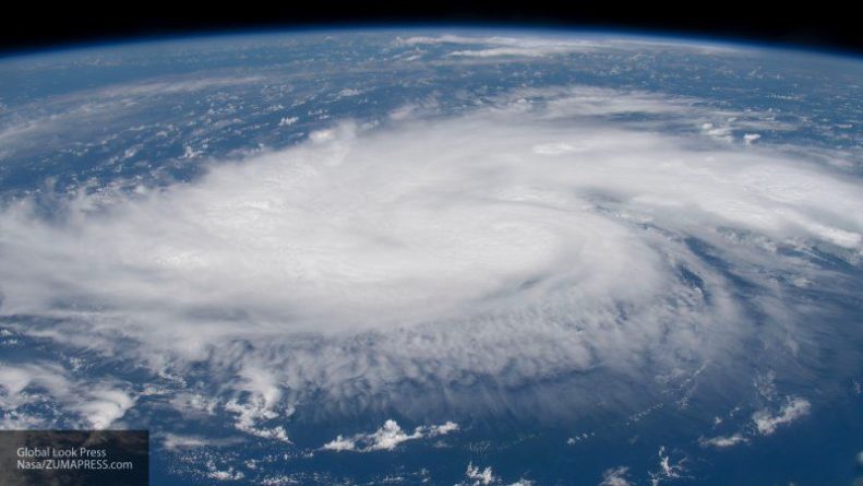Общество: Более 207 тысяч канадцев остались без света из-за урагана "Дориан"