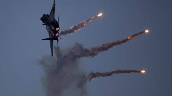 Общество: СМИ: Удар «неопознанной авиации» на востоке Сирии унёс жизни 18 человек