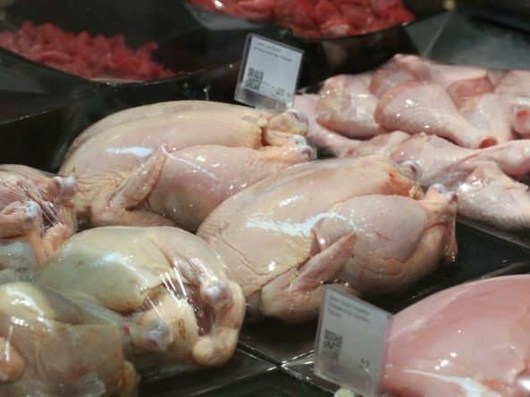 Общество: Онкологи назвали главную опасность употребления курицы и индейки